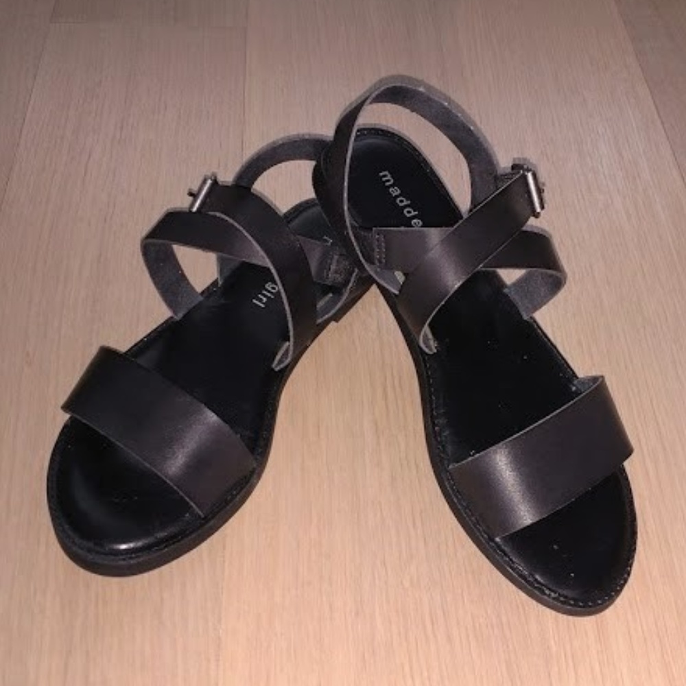 Steve Madden Girl Black Adjustable StrapSandals